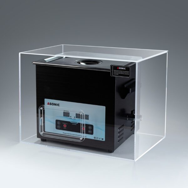 ASONIC 10L ultraskaņas tīrītājs, kas atrodas klusā kastē, kas samazina troksni darbības laikā.